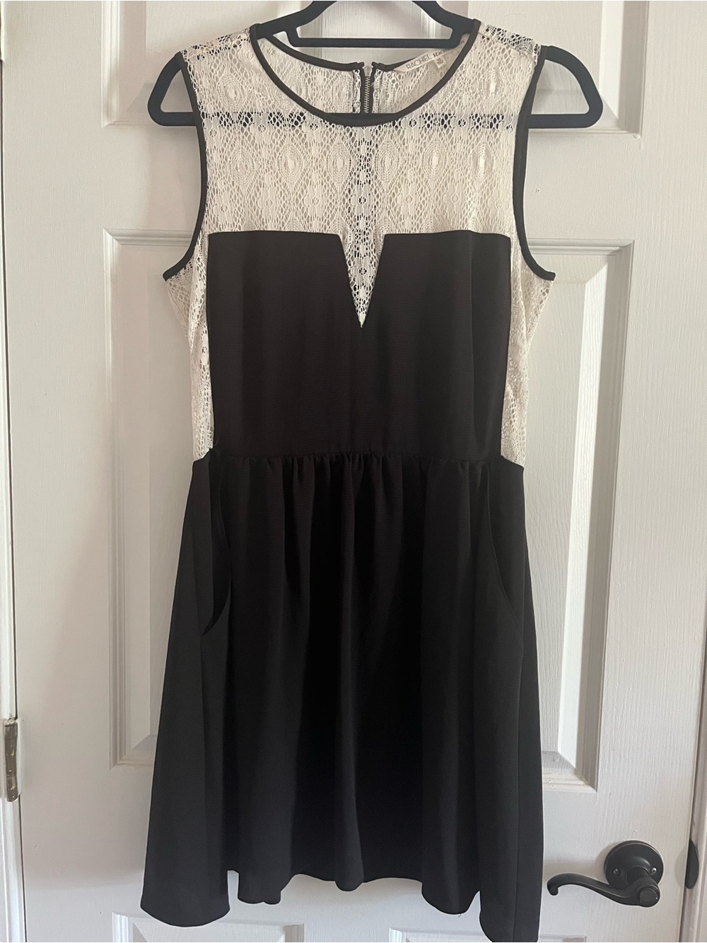 Black & White Lace Panel Sleeveless Dress Sz 10